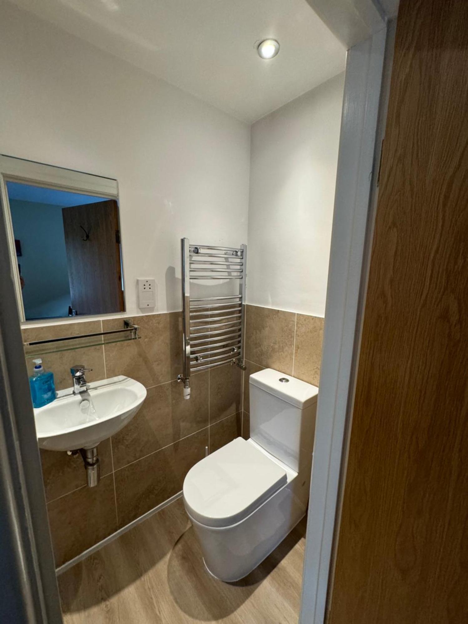 Studio-1-Staines/Heathrow/London-Own Entrance Экстерьер фото